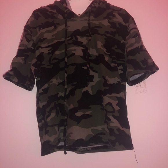 camo shirt sleeve crop top - Picture 1 of 3
